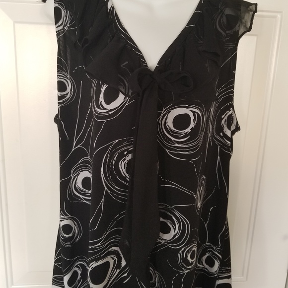 Lane Bryant Tops - Black&White Sleeveless Top w Ruffle Collar & Tie